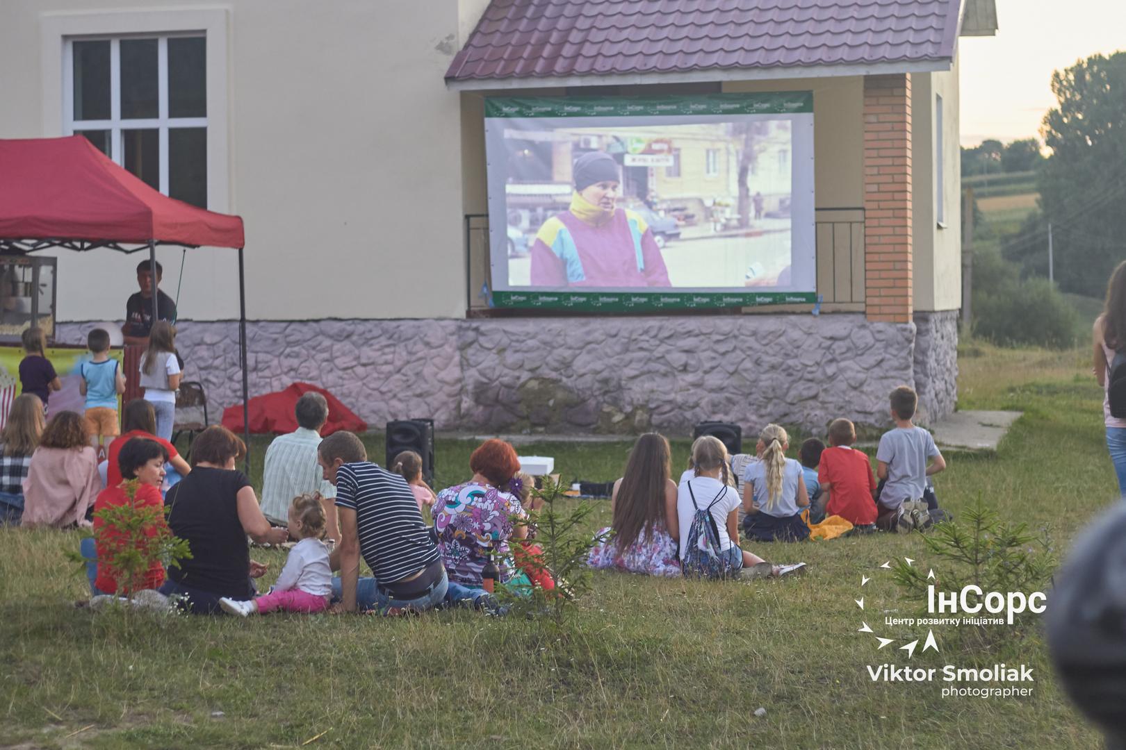 Команда Центру розвитку ініціатив «ІнСорс» побувала на Дні села Обич з відкритим кінотеатром.